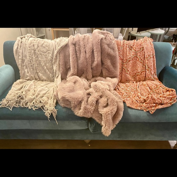 Home Sense Pink, Tan & White Paisley Printed Blanket - Picture 3 of 3